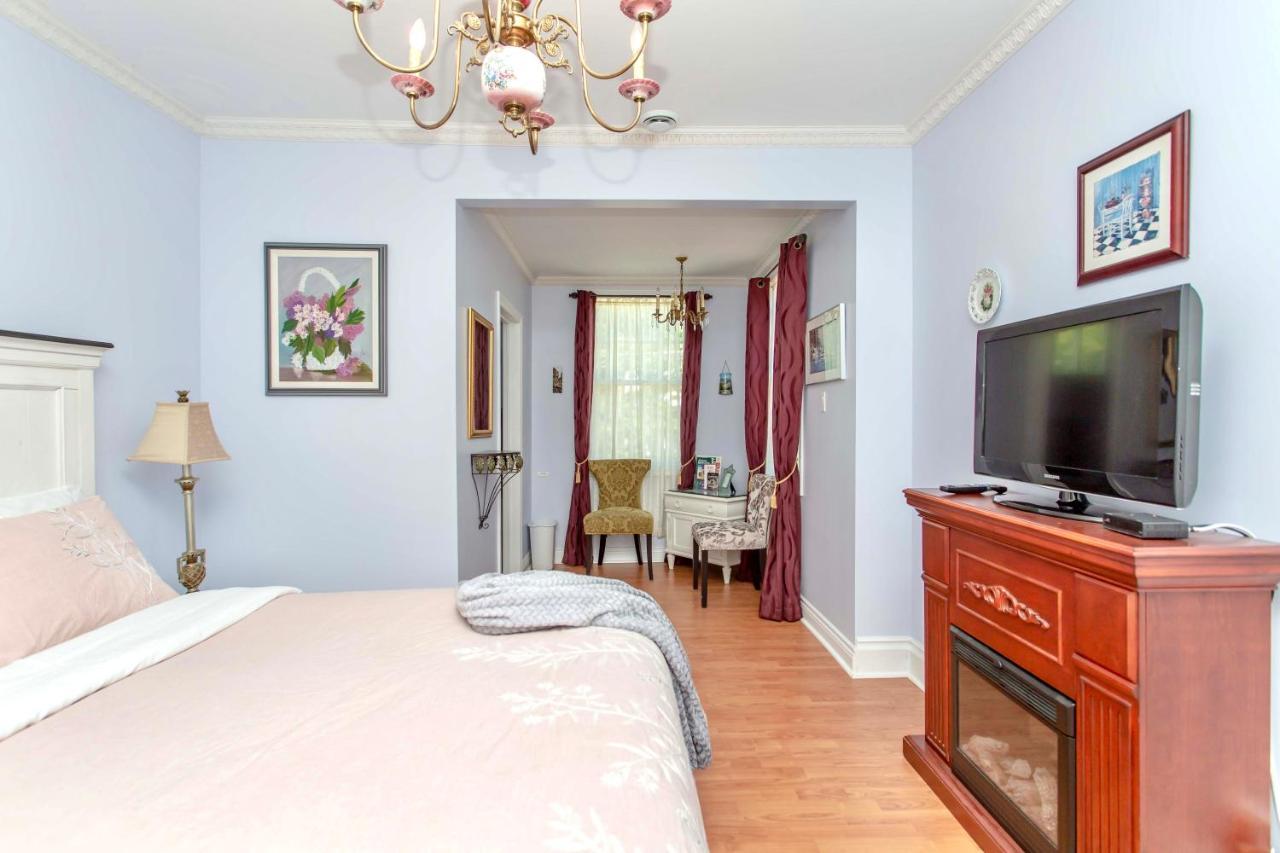 Redwood Bed And Breakfast Niagara Falls Exterior photo
