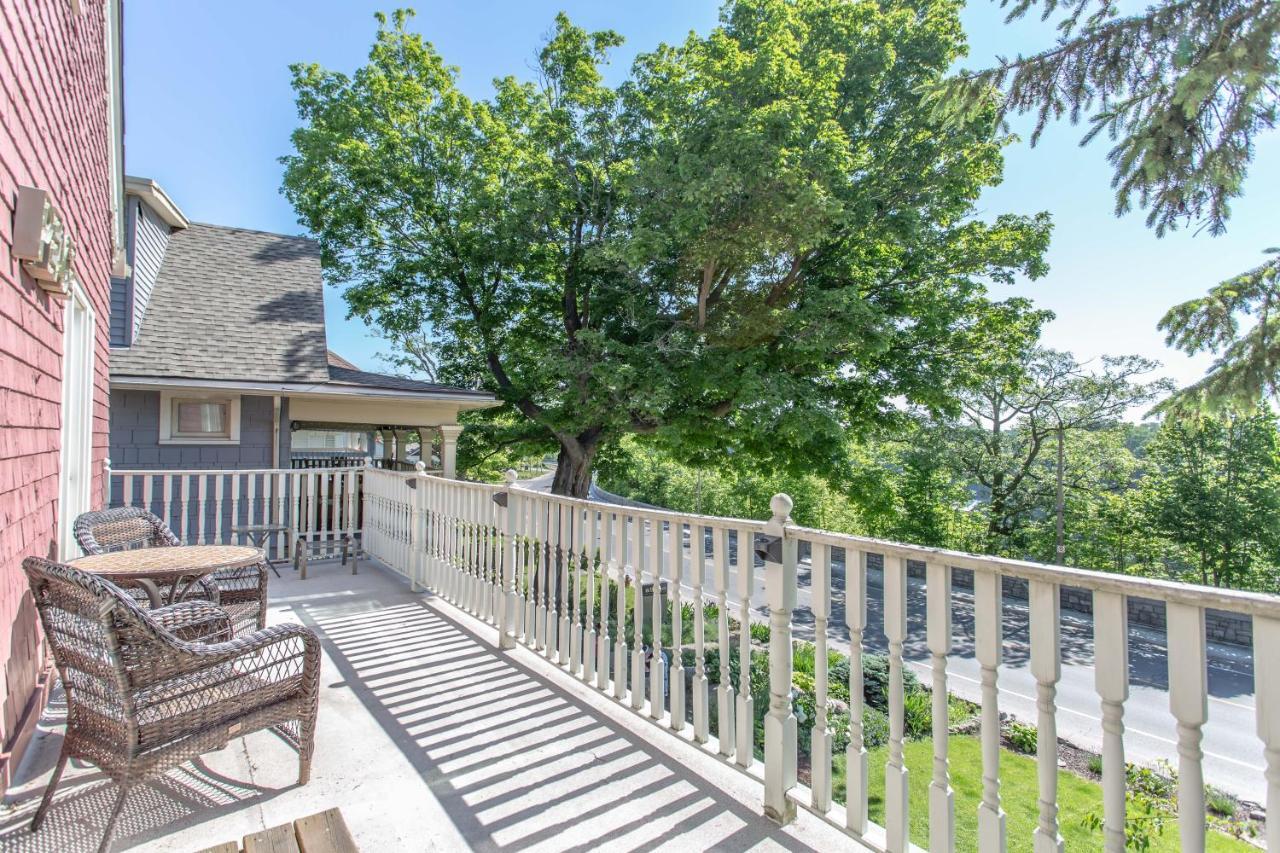 Redwood Bed And Breakfast Niagara Falls Exterior photo