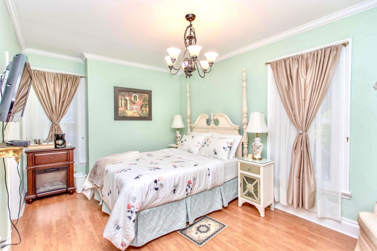 Redwood Bed And Breakfast Niagara Falls Exterior photo