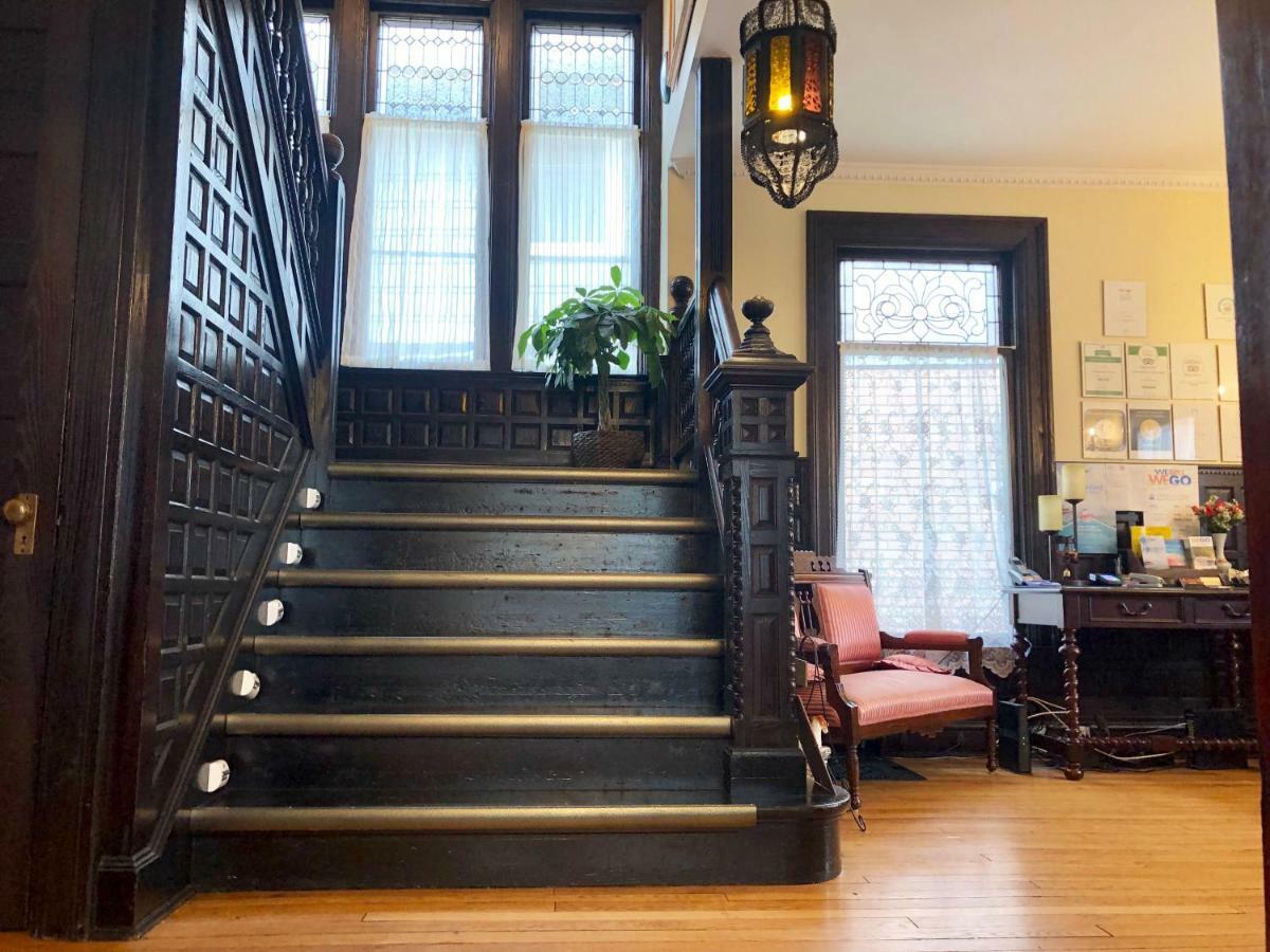Redwood Bed And Breakfast Niagara Falls Exterior photo